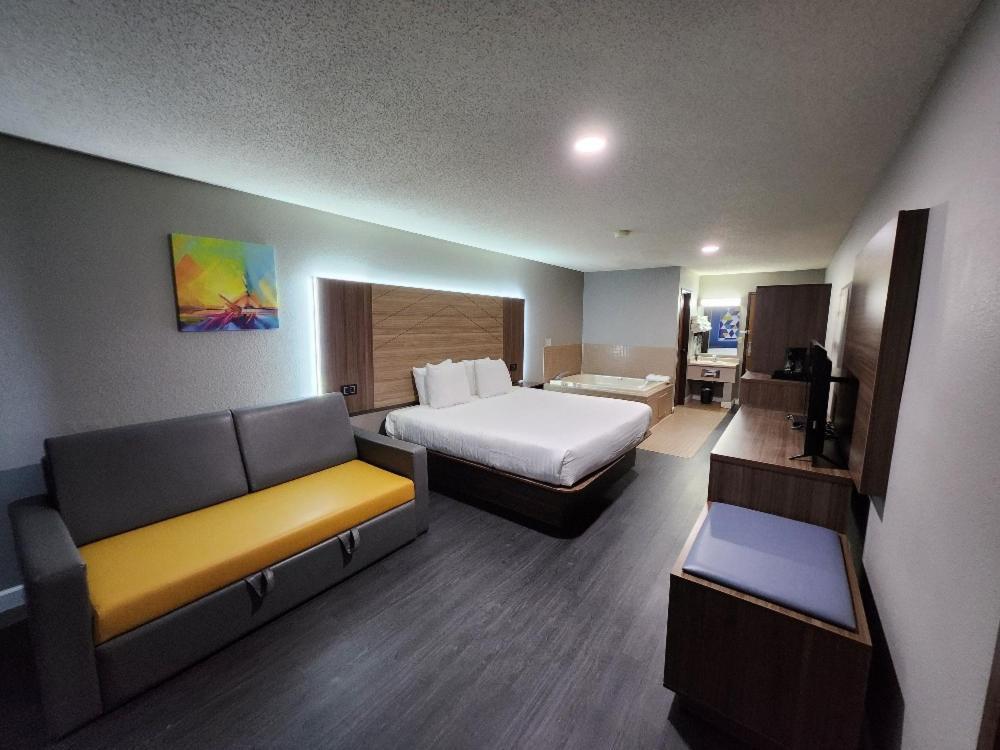 Super 8 By Wyndham Hayward Wiモーテル エクステリア 写真