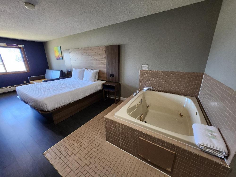 Super 8 By Wyndham Hayward Wiモーテル エクステリア 写真