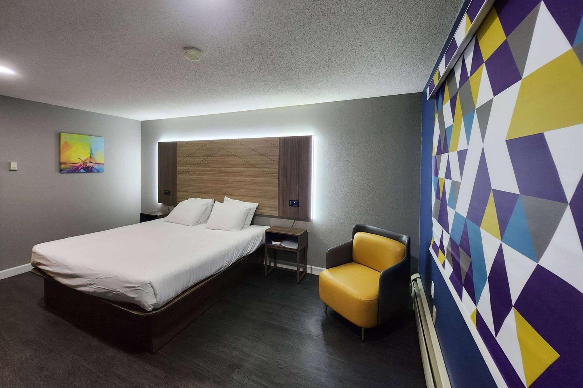Super 8 By Wyndham Hayward Wiモーテル エクステリア 写真